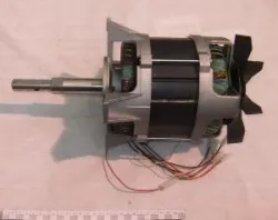 Двигатель Robot Coupe арт.303051 для R5A/R6A 400V – купить в RuOborudovanie.ru с доставкой до двери Двигатель Robot Coupe арт.303051 для R5A/R6A 400V